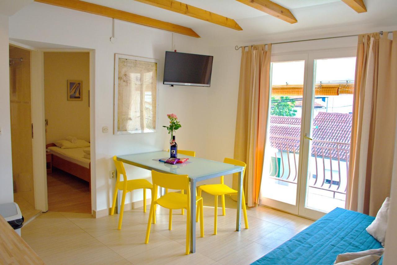 Apartments Cala 비오그라드나모루 외부 사진